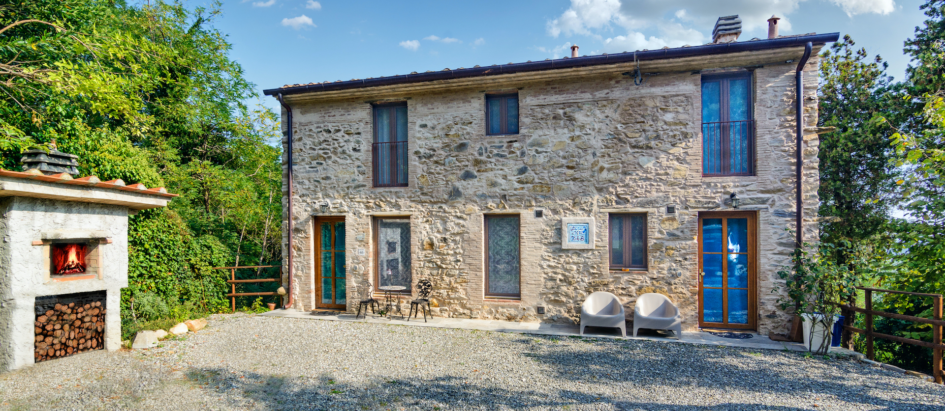 facciata stone house